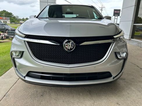 Used 2022 Buick Enclave Essence w/ Sport Touring Edition FWD image 3
