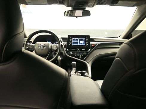 Used 2024 Toyota Camry SE FWD image 12
