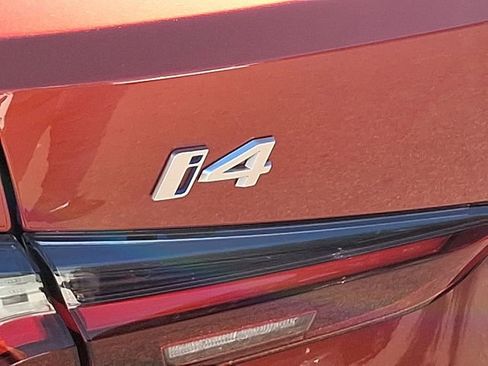 Used 2022 BMW i4 eDrive40 w/ Premium Package image 38