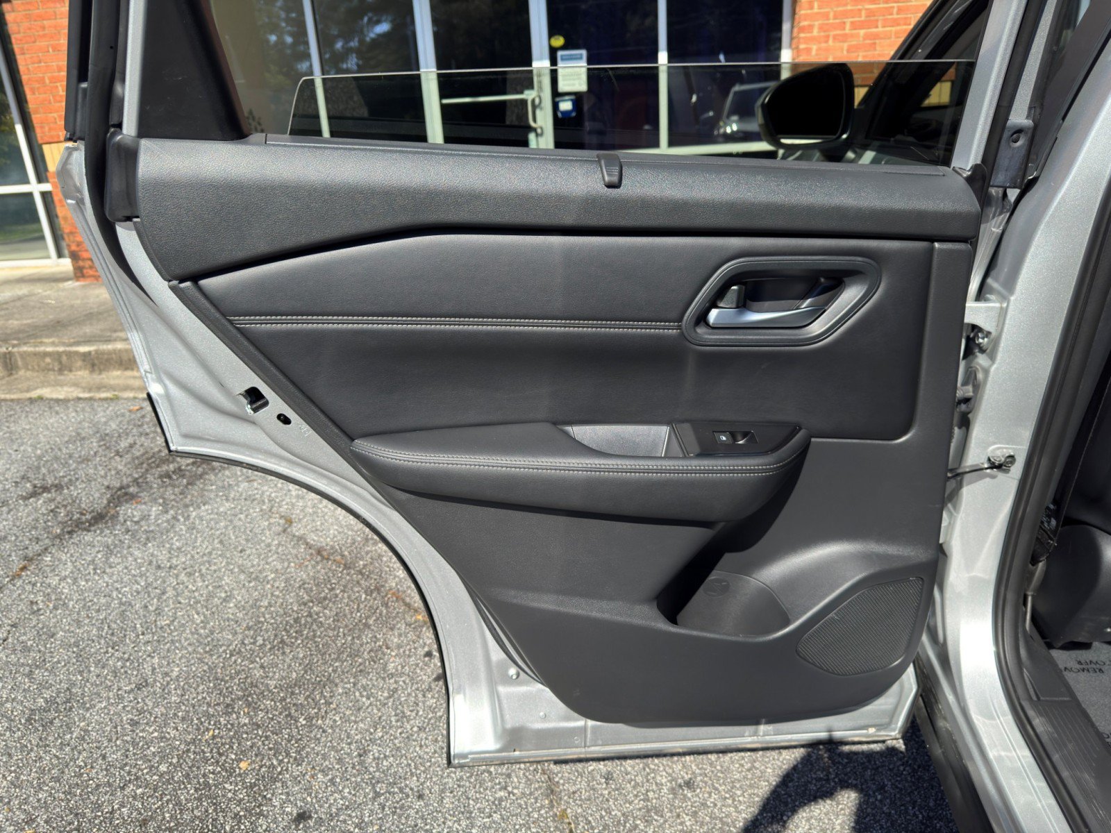 Used 2024 Nissan Rogue SV w/ SV Premium Package AWD/4WD image 38