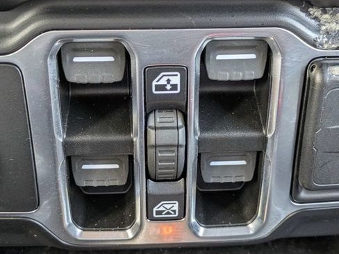 Used 2021 Jeep Wrangler Unlimited Sport AWD/4WD image 23