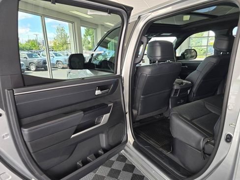 Used 2023 Toyota Tundra Platinum AWD/4WD image 35