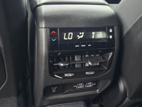 Used 2023 Jeep Grand Cherokee L Laredo w/ Luxury Tech Group I AWD/4WD image 20