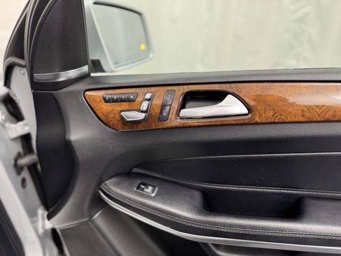 Used 2018 Mercedes-Benz GLS 550 4MATIC w/ Driver Assistance Package image 36