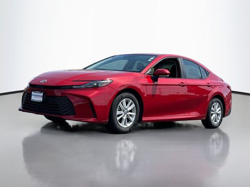 Used 2025 Toyota Camry LE FWD image 12