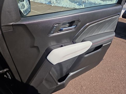 Used 2024 GMC Canyon AT4X image 17