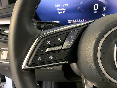 Used 2025 Buick Enclave Preferred FWD image 18