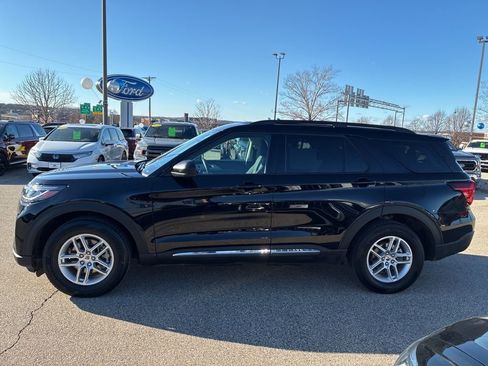Used 2025 Ford Explorer Active AWD/4WD image 5