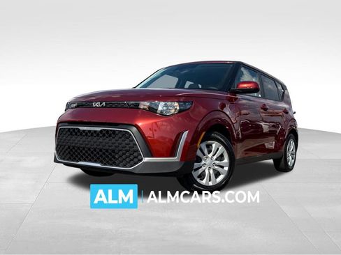 Used 2025 Kia Soul LX FWD image 1
