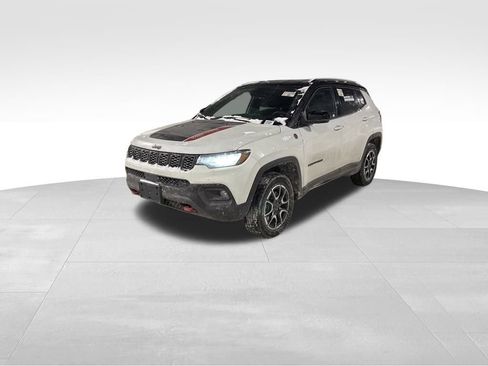 Used 2024 Jeep Compass Trailhawk image 10