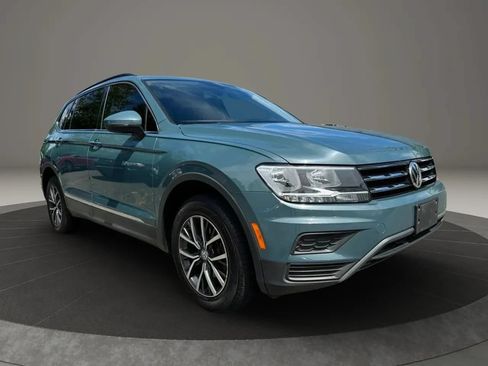 Used 2020 Volkswagen Tiguan SE w/ Panoramic Sunroof Package AWD/4WD image 7