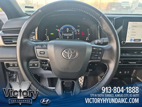 Used 2025 Toyota Camry SE FWD image 14