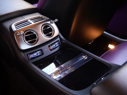 Certified 2018 Rolls-Royce Wraith image 28