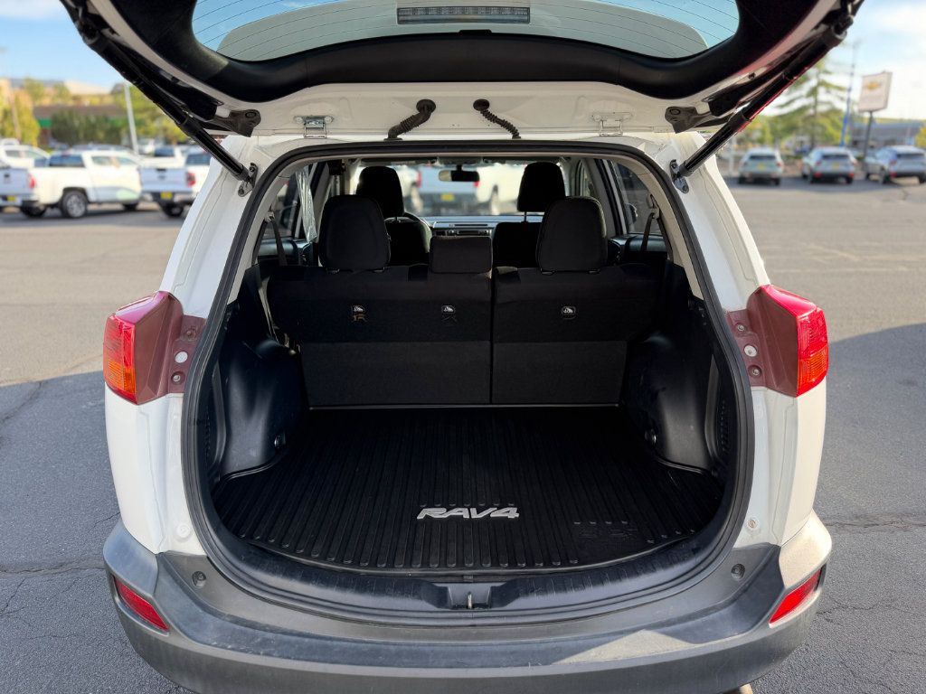 Used 2015 Toyota RAV4 XLE AWD/4WD image 19
