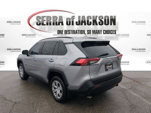 Used 2020 Toyota RAV4 LE image 6