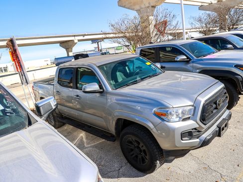 Used 2022 Toyota Tacoma SR w/ SR Convenience Package image 7