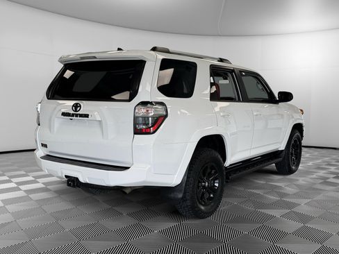 Used 2019 Toyota 4Runner SR5 AWD/4WD image 8