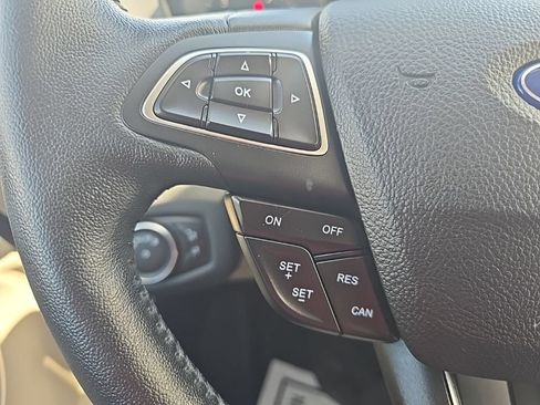 Used 2019 Ford Escape SEL AWD/4WD image 12