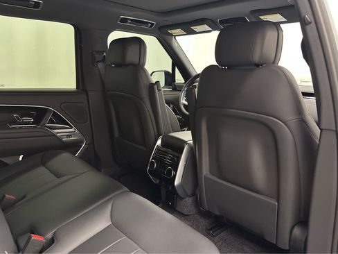 Used 2025 Land Rover Range Rover SE AWD/4WD image 19