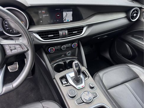 Used 2022 Alfa Romeo Stelvio Ti image 19