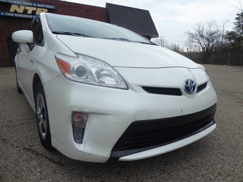 Used 2012 Toyota Prius Two image 3