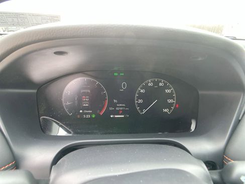 Used 2025 Honda HR-V Sport image 15