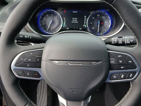 New 2027 Chrysler Pacifica Select AWD/4WD image 14