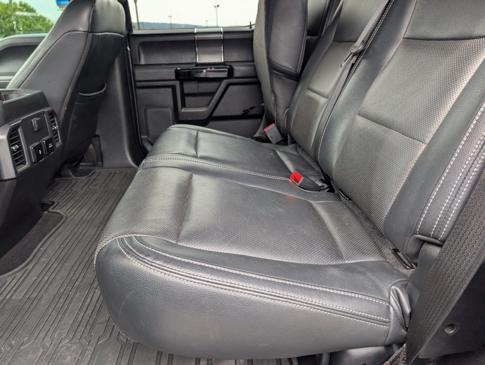 Used 2019 Ford F150 XLT w/ Equipment Group 302A Luxury AWD/4WD image 8