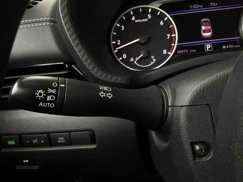 Used 2025 Nissan Sentra SV FWD image 32