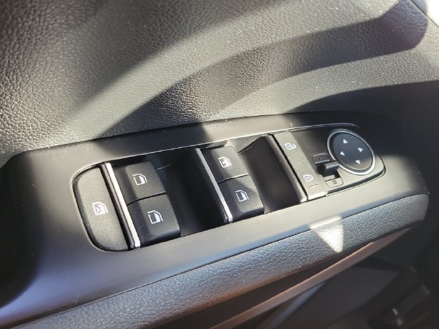 Used 2025 Kia Soul LX FWD image 17