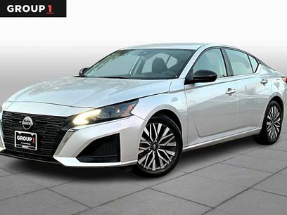 Used 2024 Nissan Altima 2.5 SV