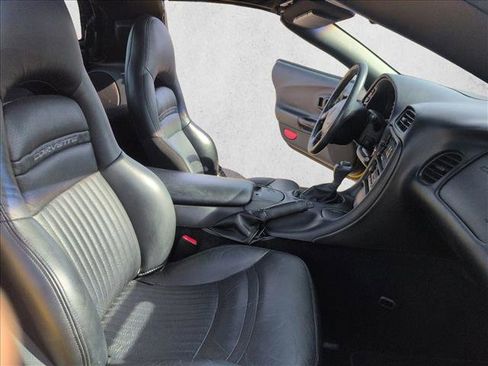 Used 2004 Chevrolet Corvette Coupe w/ Preferred Equipment Group image 13