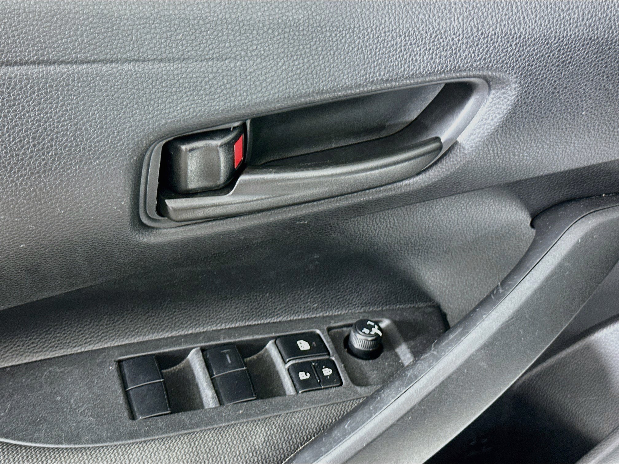 Used 2025 Toyota Corolla LE FWD image 15