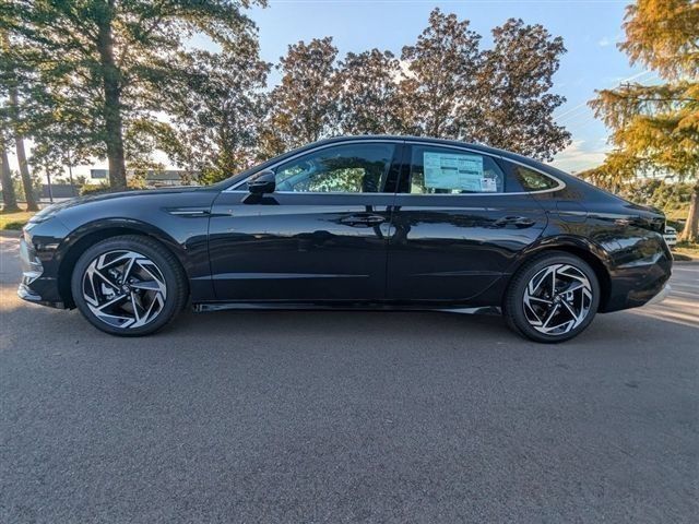 Certified 2026 Hyundai Sonata SEL AWD/4WD image 2