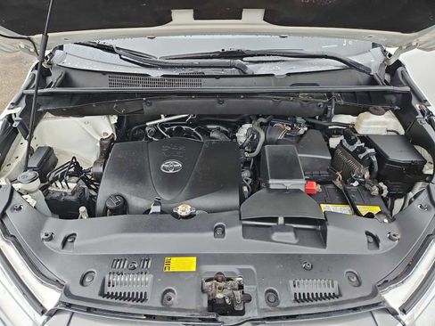 Used 2019 Toyota Highlander Plus image 15