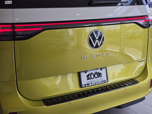 New 2025 Volkswagen ID. Buzz Pro S Plus AWD/4WD image 11