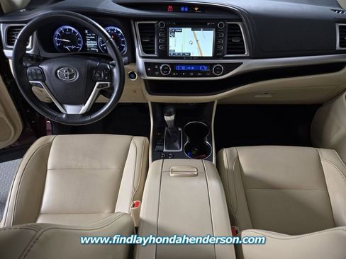 Used 2017 Toyota Highlander XLE image 18