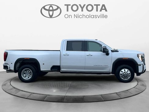 Used 2024 GMC Sierra 3500 Denali Ultimate image 8