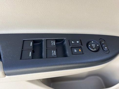 Used 2017 Honda Accord EX image 26