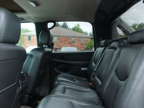 Used 2003 Chevrolet Avalanche 4x4 w/ Suspension Package, Off-Road image 27