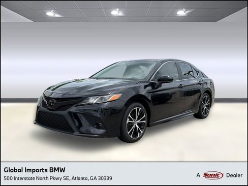 Used 2019 Toyota Camry SE FWD image 1