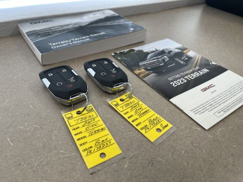 Certified 2023 GMC Terrain SLE w/ Driver Convenience Package image 16