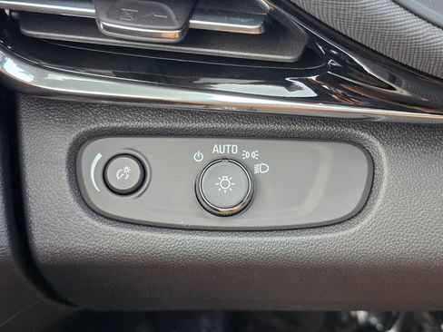 New 2026 Buick Envista Avenir FWD image 19