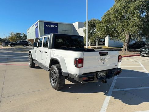 Used 2022 Jeep Gladiator Overland image 4