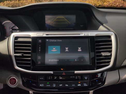 Used 2017 Honda Accord EX-L image 31