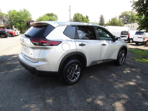 Used 2024 Nissan Rogue S AWD/4WD image 37