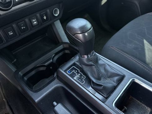 Used 2016 Toyota Tacoma TRD Sport RWD image 19
