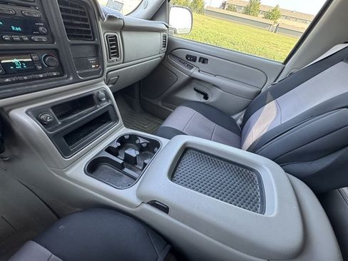 Used 2004 GMC Sierra 2500 SLT w/ Heavy-Duty Power Package AWD/4WD image 32