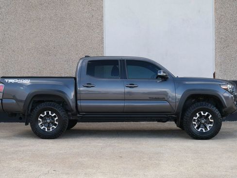 Used 2021 Toyota Tacoma TRD Off-Road image 5