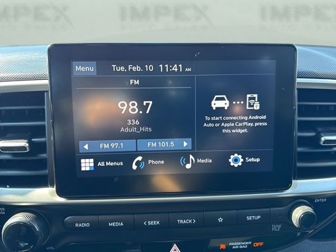 Used 2025 Hyundai Venue SE image 16